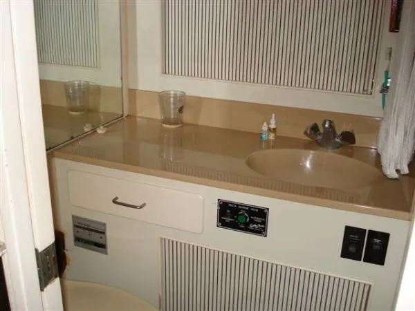 Slide: The Image of Tollycraft 44 Aft Cabin CPMY 1990 - 6