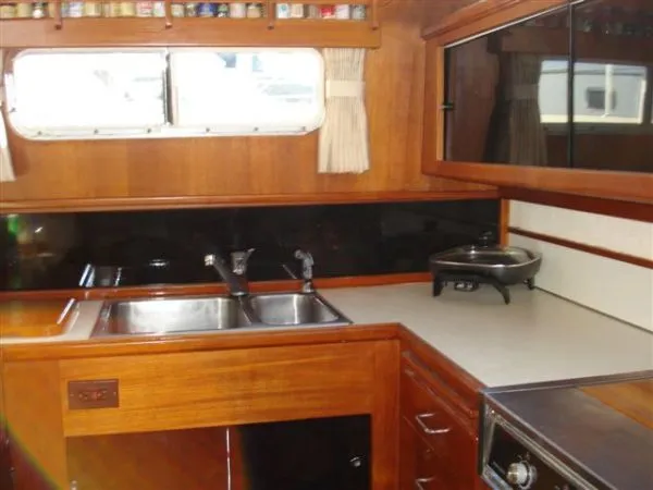 Slide: The Image of Tollycraft 44 Aft Cabin CPMY 1990 - 8