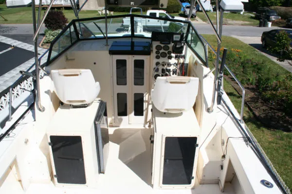 Slide: The Image of Parker Marine 25 Walkaround 1991 - 9