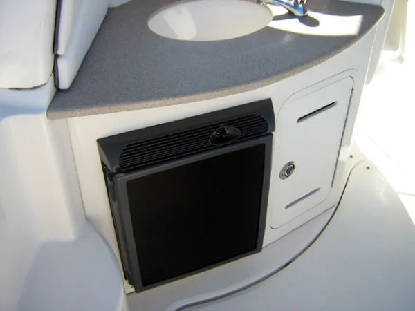 Slide: The Image of Sea Ray *32 Sundancer* 2006 - 4