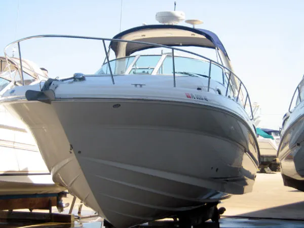 Slide: The Image of Sea Ray *32 Sundancer* 2006 - 7