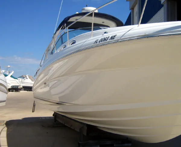 Slide: The Image of Sea Ray *32 Sundancer* 2006 - 8