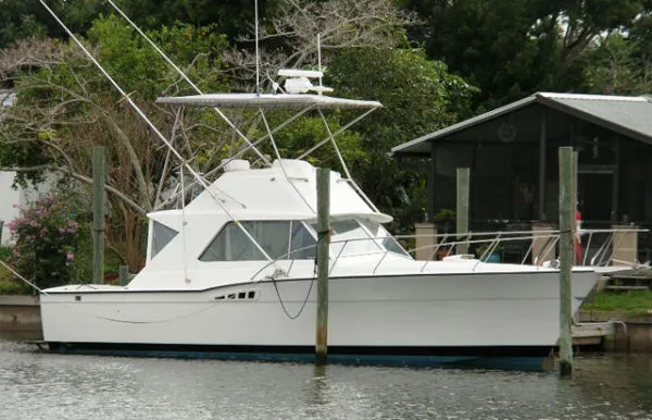 Slide: The Image of Chris-Craft *35 Commander* 1969 - 0