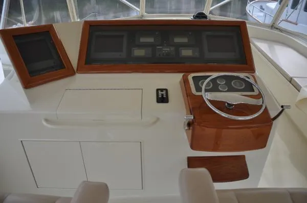 Slide: The Image of Weaver Boatworks Convertible 2006 - 9