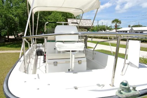 Slide: The Image of Boston Whaler 17 Montauk 1991 - 5