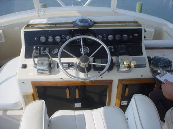 Slide: The Image of Chris-Craft Convertible 1982 - 5