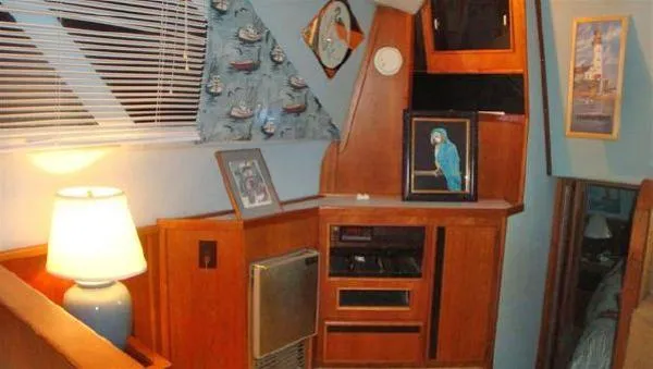 Slide: The Image of Sea Ray 440 Aft Cabin 1989 - 3