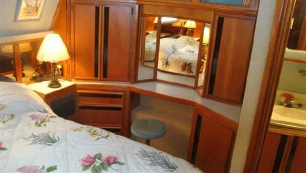 Slide: The Image of Sea Ray 440 Aft Cabin 1989 - 5
