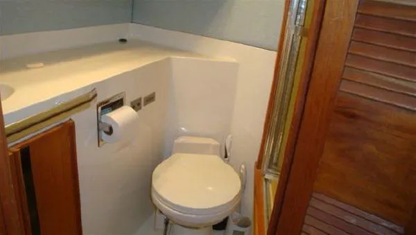 Slide: The Image of Sea Ray 440 Aft Cabin 1989 - 6