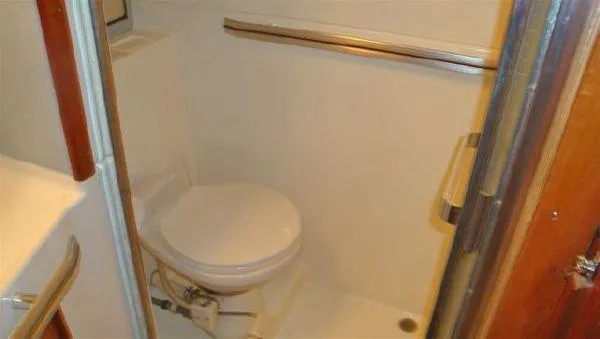 Slide: The Image of Sea Ray 440 Aft Cabin 1989 - 8