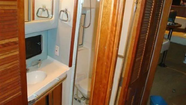 Slide: The Image of Sea Ray 440 Aft Cabin 1989 - 9