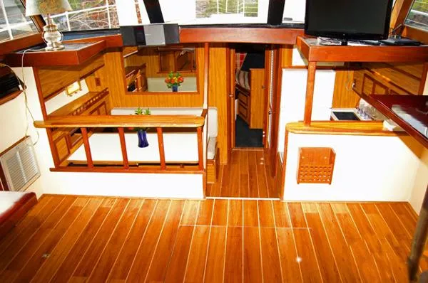 Slide: The Image of Viking Double Cabin MY 1977 - 1