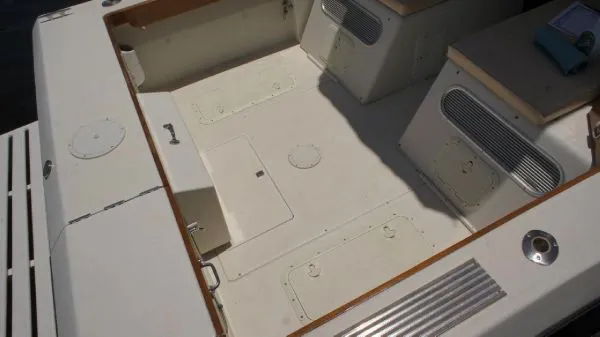 Slide: The Image of Sport-Craft Flybridge 1990 - 9