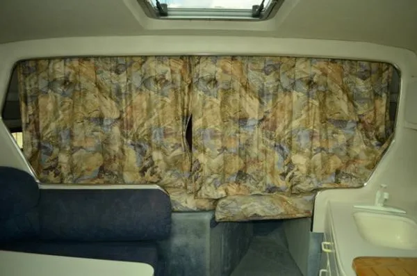 Slide: The Image of Celebrity 310 Sport Cruiser 1996 - 7