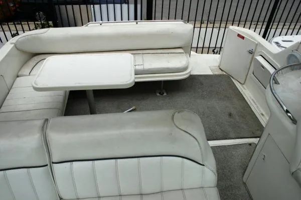Slide: The Image of Sea Ray 330 Sundancer 1995 - 2