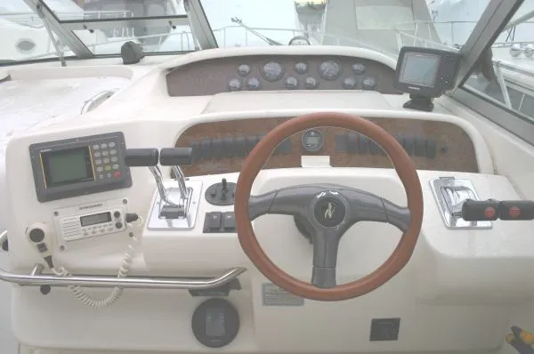 Slide: The Image of Sea Ray 330 Sundancer 1995 - 3