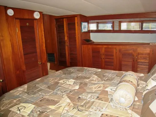 Slide: The Image of Viking 44 Aft Cabin Motoryacht 1986 - 10