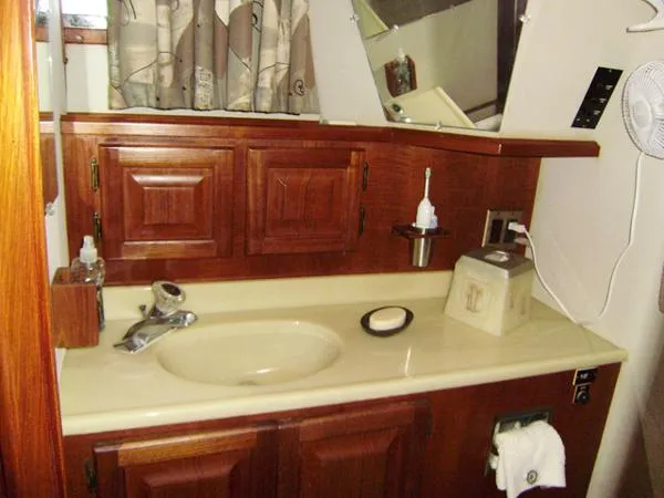 Slide: The Image of Viking 44 Aft Cabin Motoryacht 1986 - 11