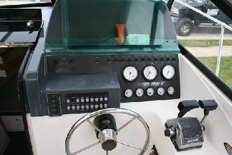 Slide: The Image of Bayliner 2509 Trophy 1999 - 8