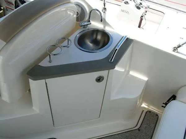 Slide: The Image of Sea Ray Sundancer 2008 - 9