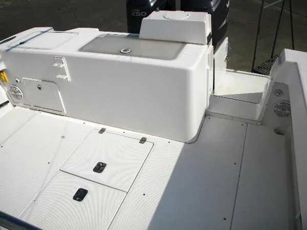 Slide: The Image of SeaVee 340 Open 2004 - 10