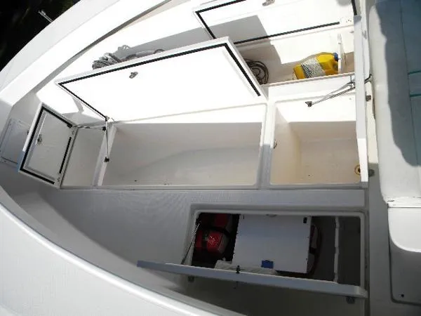Slide: The Image of SeaVee 340 Open 2004 - 5