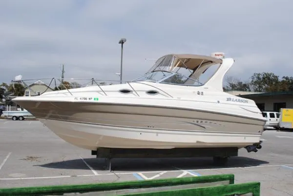 Slide: The Image of Larson Cabrio 260 2007 - 10