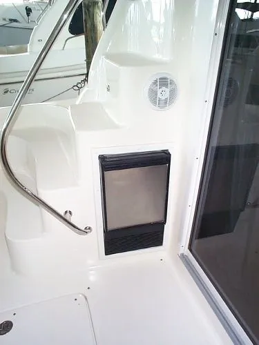 Slide: The Image of Sea Ray 44 Sedan Bridge 2006 - 5