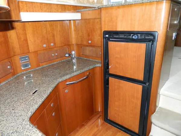 Slide: The Image of Sea Ray 390 AFT CABIN 2005 - 6