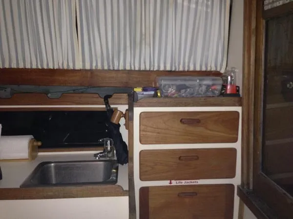Slide: The Image of Tiara 3300 Flybridge Sport Cruiser 1987 - 6