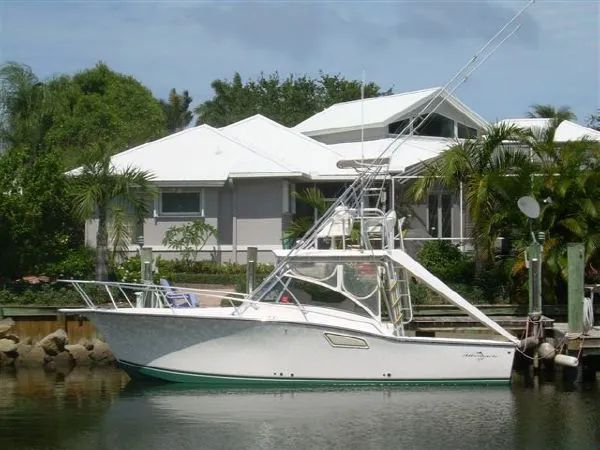 Slide: The Image of Albemarle 305 Express Fish 2000 - 0