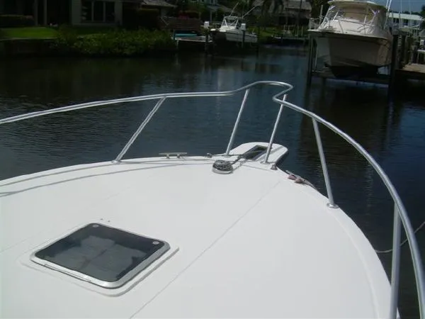Slide: The Image of Albemarle 305 Express Fish 2000 - 4