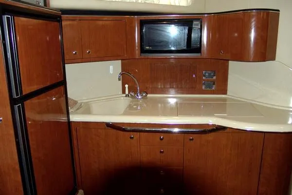 Slide: The Image of Sea Ray *38 Sundancer* 2003 - 6