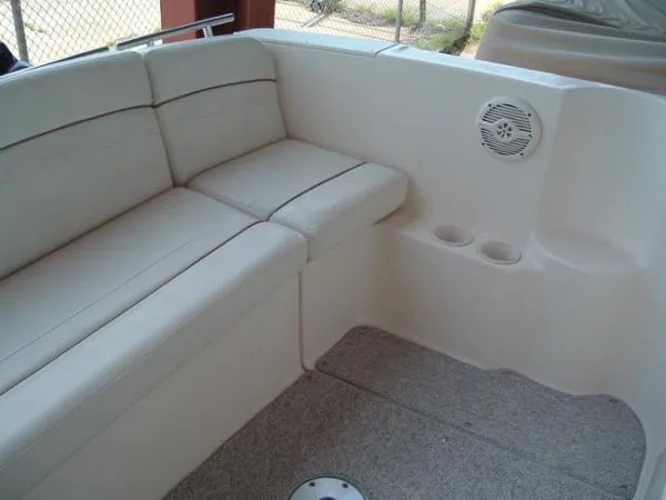 Slide: The Image of Rinker 270 Fiesta Vee 2004 - 10