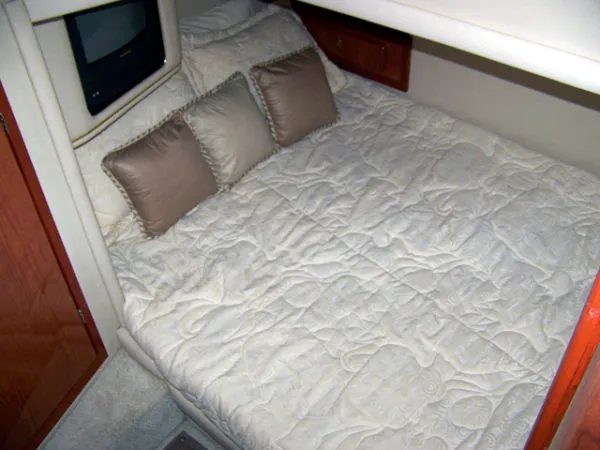 Slide: The Image of Sea Ray 44 Express Bridge 1998 - 9