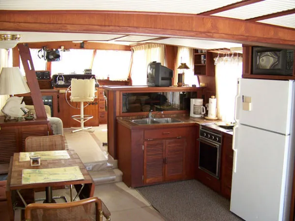 Slide: The Image of Bluewater 53' 1981 - 3