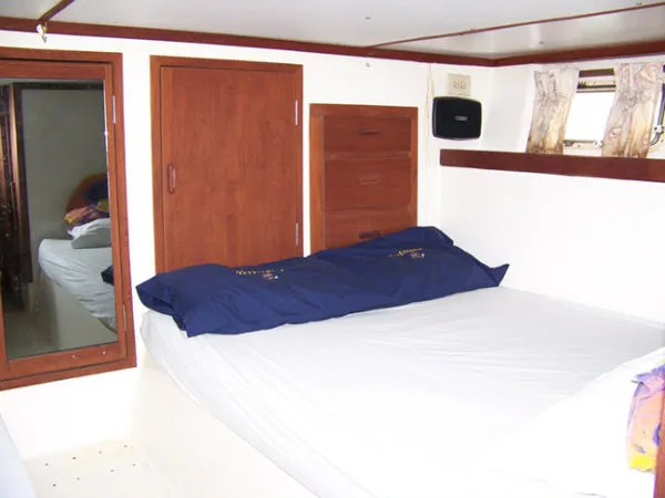 Slide: The Image of Bluewater 53' 1981 - 8