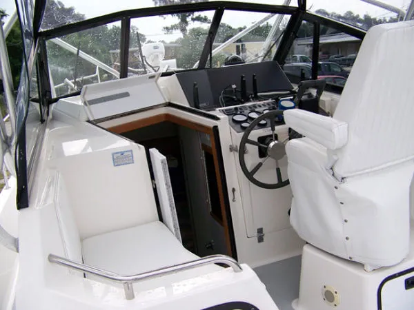 Slide: The Image of Boston Whaler 275 Conquest 1992 - 7