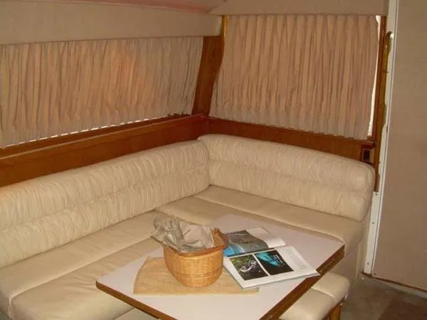 Slide: The Image of Bertram 37 Convertible 1990 - 4