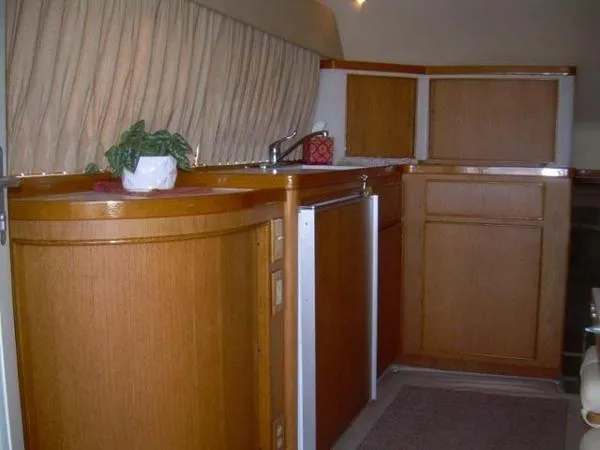 Slide: The Image of Bertram 37 Convertible 1990 - 8