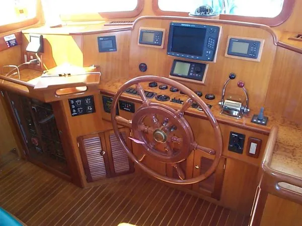 Slide: The Image of Selene Pilothouse trawler 2003 - 4