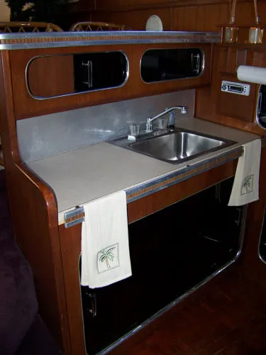 Slide: The Image of Chris-Craft 42 Convertible Sportfish 1985 - 4