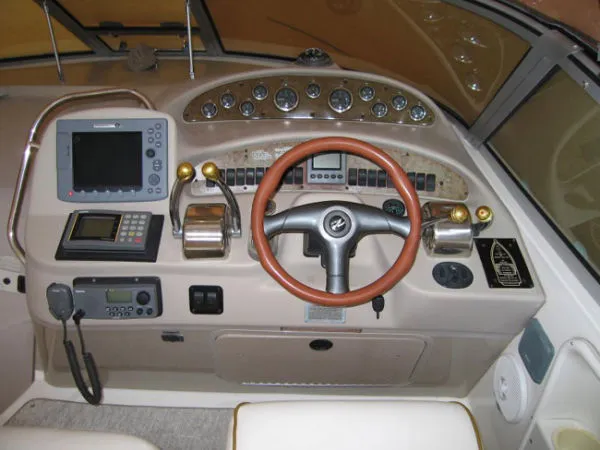 Slide: The Image of Sea Ray *340 Sundancer* 1999 - 7