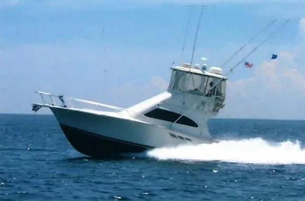 Slide: The Image of Luhrs 36 Convertilbe 2000 - 0