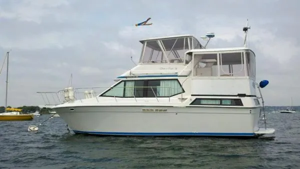 Slide: The Image of Chris-Craft 372 Catalina 1989 - 0