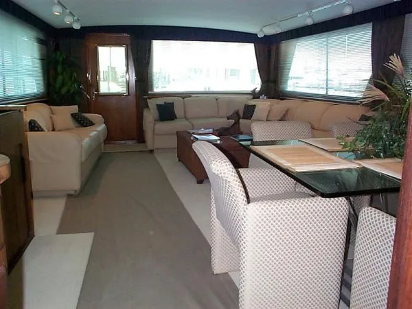 Slide: The Image of Hatteras Motoryacht 1986 - 1
