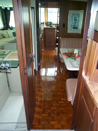 Slide: The Image of Hatteras Motoryacht 1986 - 4