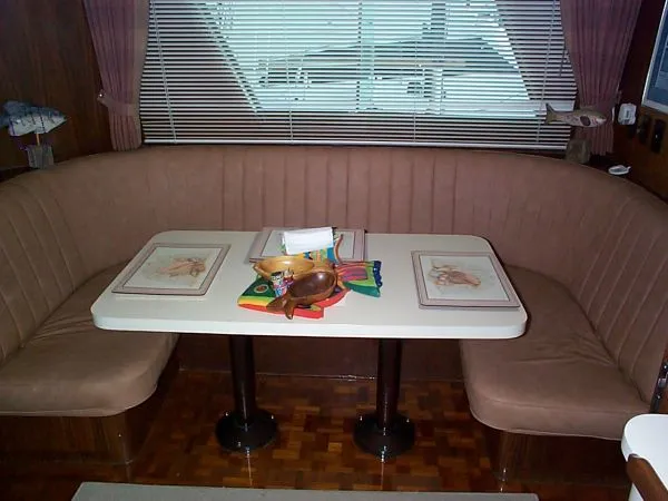 Slide: The Image of Hatteras Motoryacht 1986 - 6