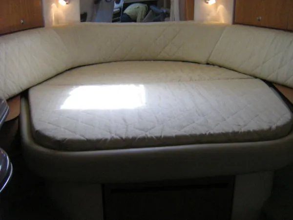 Slide: The Image of Sea Ray *Sundancer* 2006 - 3