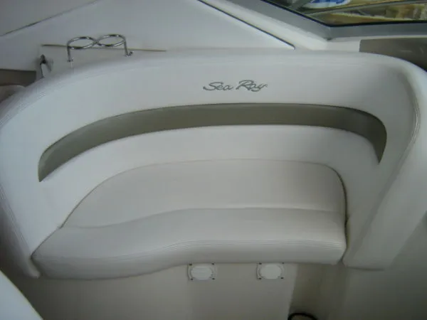 Slide: The Image of Sea Ray *Sundancer* 2006 - 5